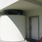 Vetrata curva per vano scale e portoncino d'ingresso.jpg