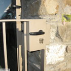 Porta d'ingresso con cancellino [3].jpg