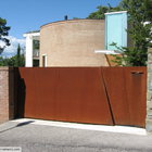Cancello moderno a 2 ante in acciaio corten [2].jpg