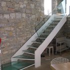 Ballatoio e scala in acciaio e vetro strutturale [3].jpg